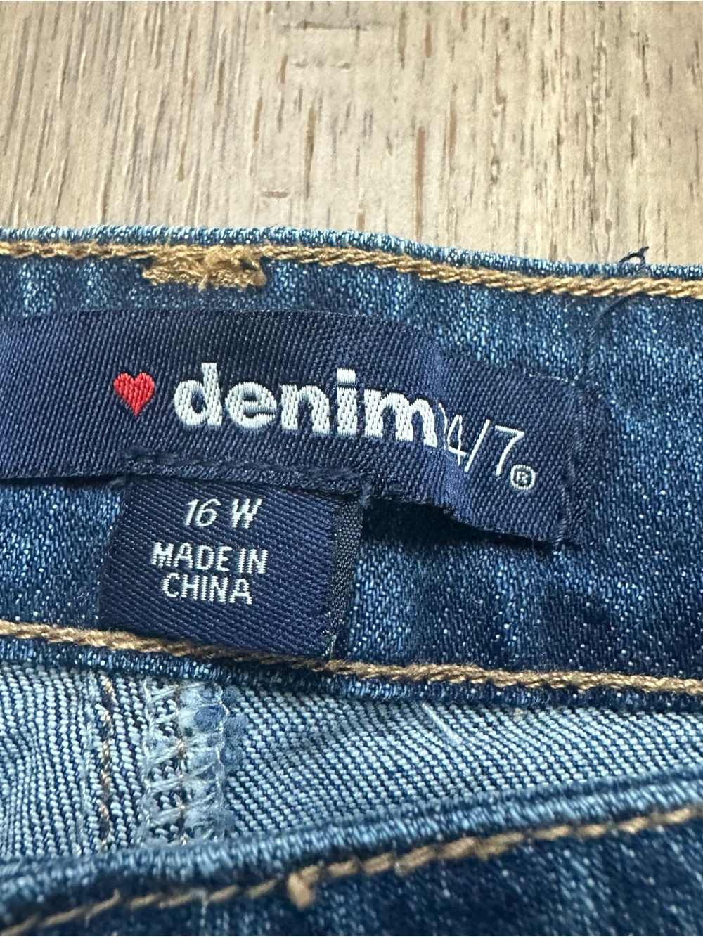 24/7 Women’s Embroidered Denim Jeans, Floral, Plus Size, Appliqué, Size 16W - Picture 9 of 13